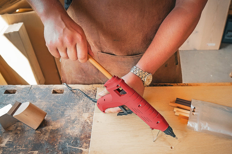 Wood Repair-Programm eignet sich hervorragend zur Reparation von Schäden im Außen- als auch Innenbereich aus Holz,