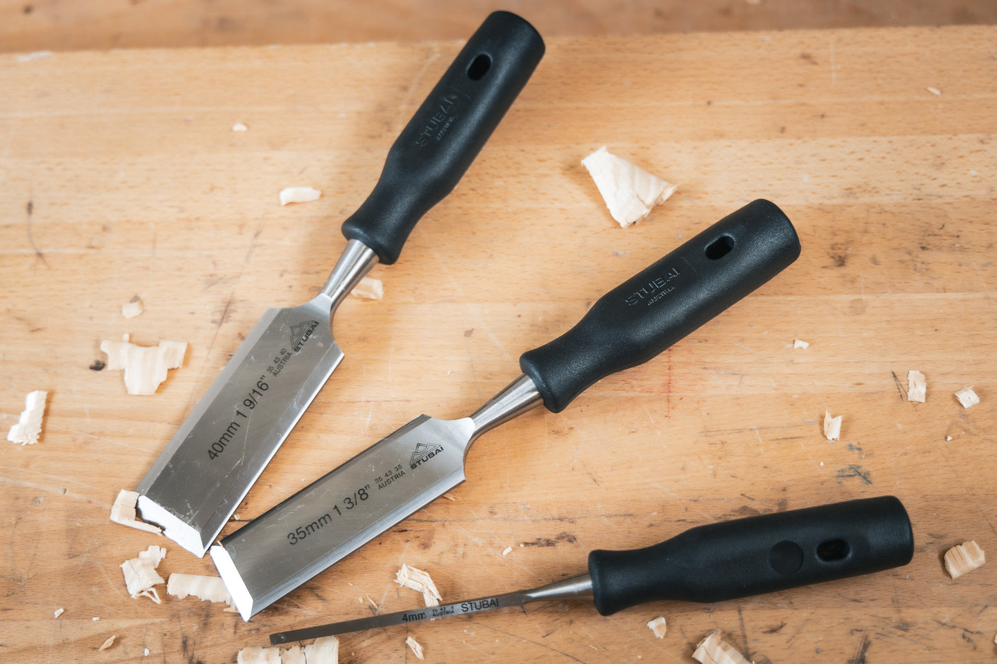 STUBAI Stemmeisensatz Stechbeitel Set mit schwarzem Plastikgriff & extra langer Klinge, 4-teilig (12,16,20,24 mm), Stemmeisen zur Bearbeitung von Holz Werkzeug für Schreiner Tischler Heimwerker