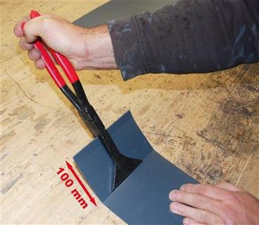 Stubai 282855 Quetschfalzzange 2828 100 mm gerade – durchgesteckt, geschmiedet C45 Carbonstahl, vergütete Backen und Maul, Kanten abgerundet, rot kunststoffbeschichtet, Made in Austria, 920 g