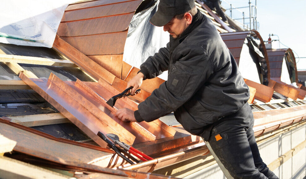 STUBAI Eck-Falzzange 60/280 mm mit eingelegtem Gewerbe & Führungslagerring – aus C45 Kohlenstoffstahl, spezialvergütet, rote Kunststoffgriffe, Falzzange für schwer zugängliche Stellen – 282451