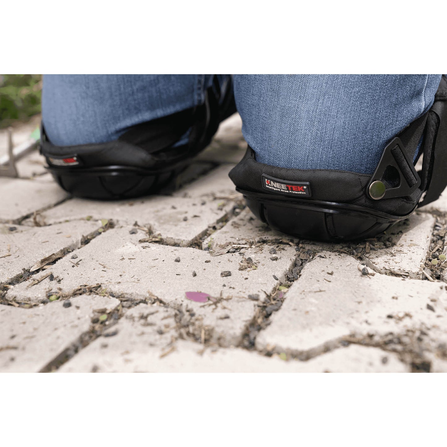 KNEETEK Knieschoner BASIC Black für robusten Einsatz  | Knieschützer für optimale Entlastung beim Arbeiten auf Knien | Kniepolster geeignet für Fliesenleger, Hobby-Handwerker, DIY-Bereich