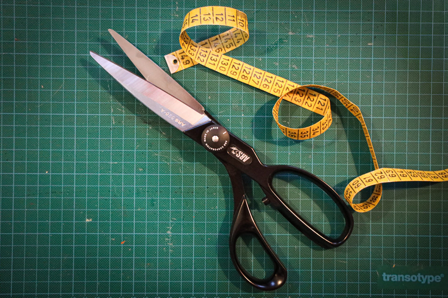 Cut360 Profi-Stoffschere mit Ziffernblattmutter, Schneiderschere, Scharfe Stoffschere, Textilschere