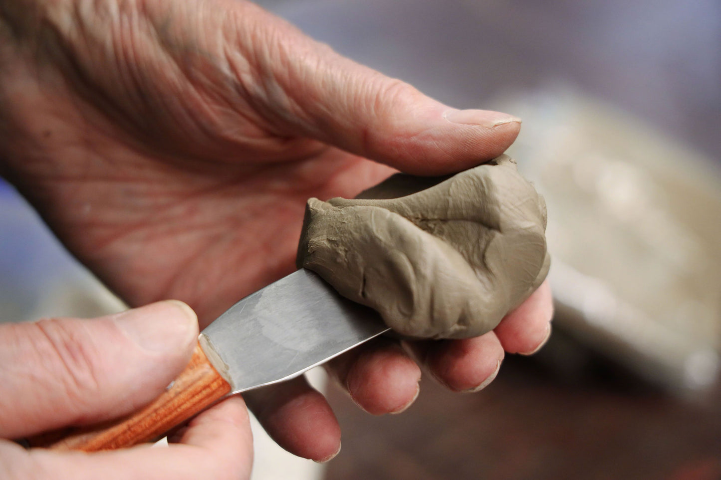 CUT360 Leinölkitt - Fensterkitt für die Einfachverglasung von Fenstern | 5 kg | Glaserkitt geeignet für Holz- und Metallrahmen | Hergestellt aus reinem Leinöl - Made in Germany