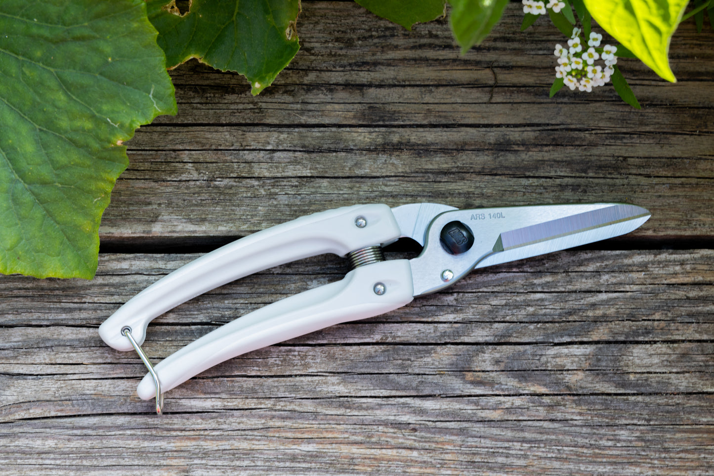 Cut360 weiße Universalschere für den Garten sowie für Plastik, Leder, Vinyl, Kabel und Gummi, Kleine Gartenschere, perfekt ausbalanciert