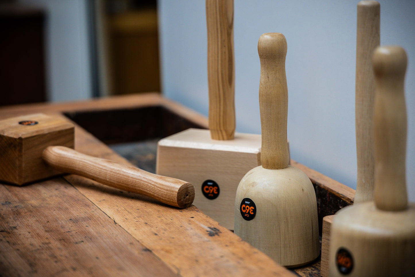 Cut360 Bildhauerklüpfel | Glockenform | 90 mm | Länge: 260 mm | Gewicht: 459 g | Weißbuche gedrechselt | Holzhammer für Schnitzarbeiten | Schnitzhammer & Klopfwerkzeug vereint zum Künstlerwerkzeug