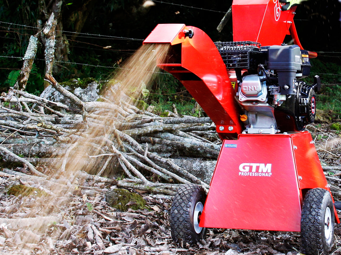Häcksler 600 mit Loncin G200F Motor 6 PS / 4,4 kW | max. 5 cm Astdurchmesser | Rotorschreddersystem mit 2 PRO-Messern + Gegenmesser | kompakt, klappbar, Profiqualität für Garten & Landschaft