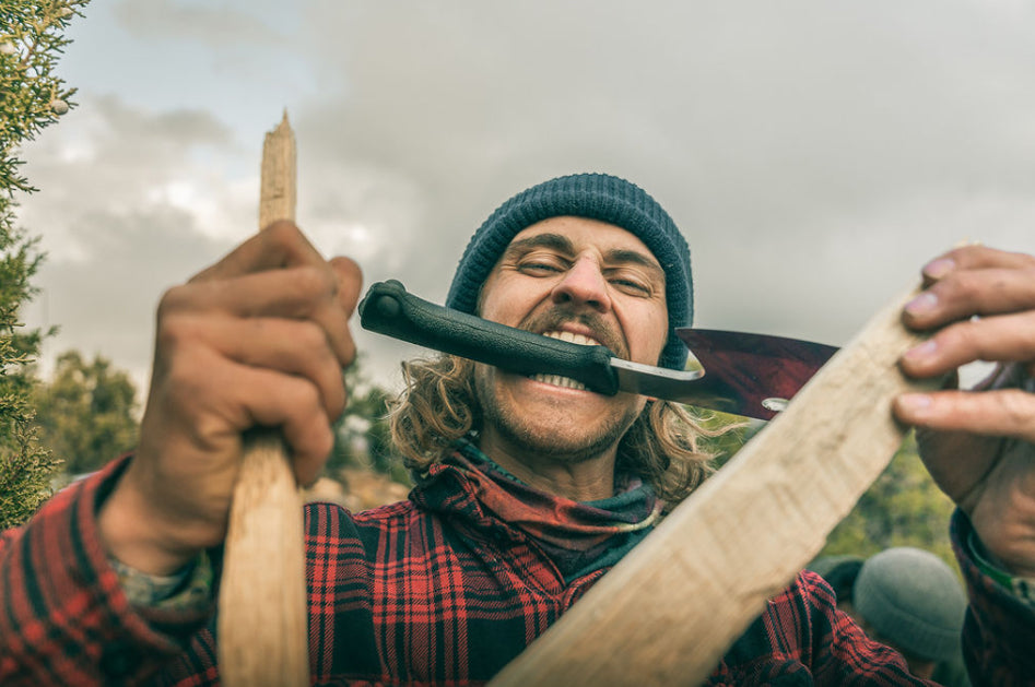 Ono Axt – Japanische Camping-Axt mit ergonomischem Antirutschgriff & 18 cm Blatt aus Spezialstahl | Ideal für Äste & Outdoor | Inkl. Hülle mit Gürtelschlaufe & Aufhängeöse | Austauschbares Blatt