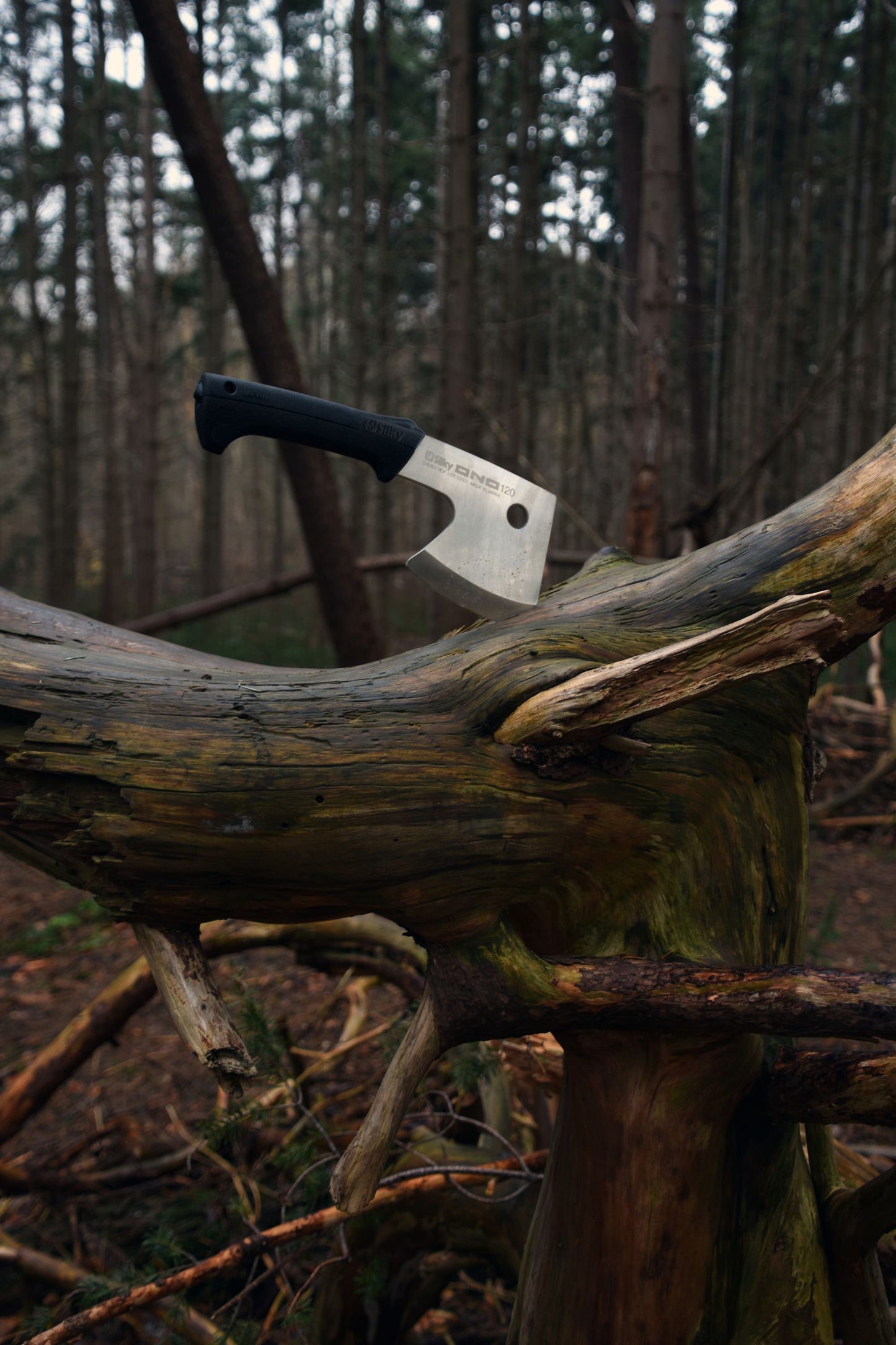 Ono Axt – Japanische Camping-Axt mit ergonomischem Antirutschgriff & 18 cm Blatt aus Spezialstahl | Ideal für Äste & Outdoor | Inkl. Hülle mit Gürtelschlaufe & Aufhängeöse | Austauschbares Blatt