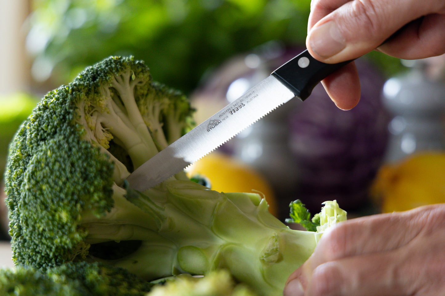 STUBAI hochwertiges Gemüsemesser mit feiner Welle | 100 mm | Küchenmesser Tirol aus Edelstahl für müheloses Schneiden von Gemüse, Obst & Lebensmitteln, rostfrei, spülmaschinenfest