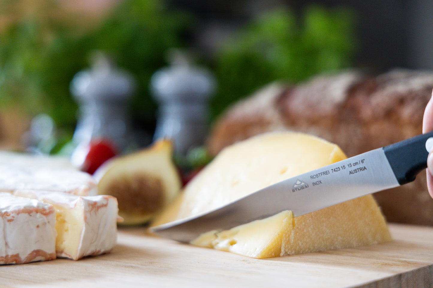 STUBAI hochwertiges Allzweckmesser | 150 mm | Küchenmesser Tirol aus Edelstahl für müheloses Schneiden von Fleisch, Gemüse, Obst & Lebensmitteln, rostfrei, spülmaschinenfest