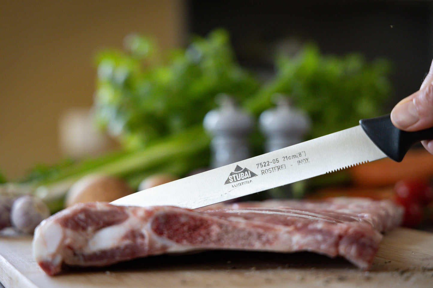 STUBAI hochwertiges Küchenmesser gerader Rücken | 210 mm | Haushaltsmesser Lady Line aus Edelstahl für müheloses Schneiden von Fleisch, Gemüse, Obst & Lebensmitteln, rostfrei, spülmaschinenfest