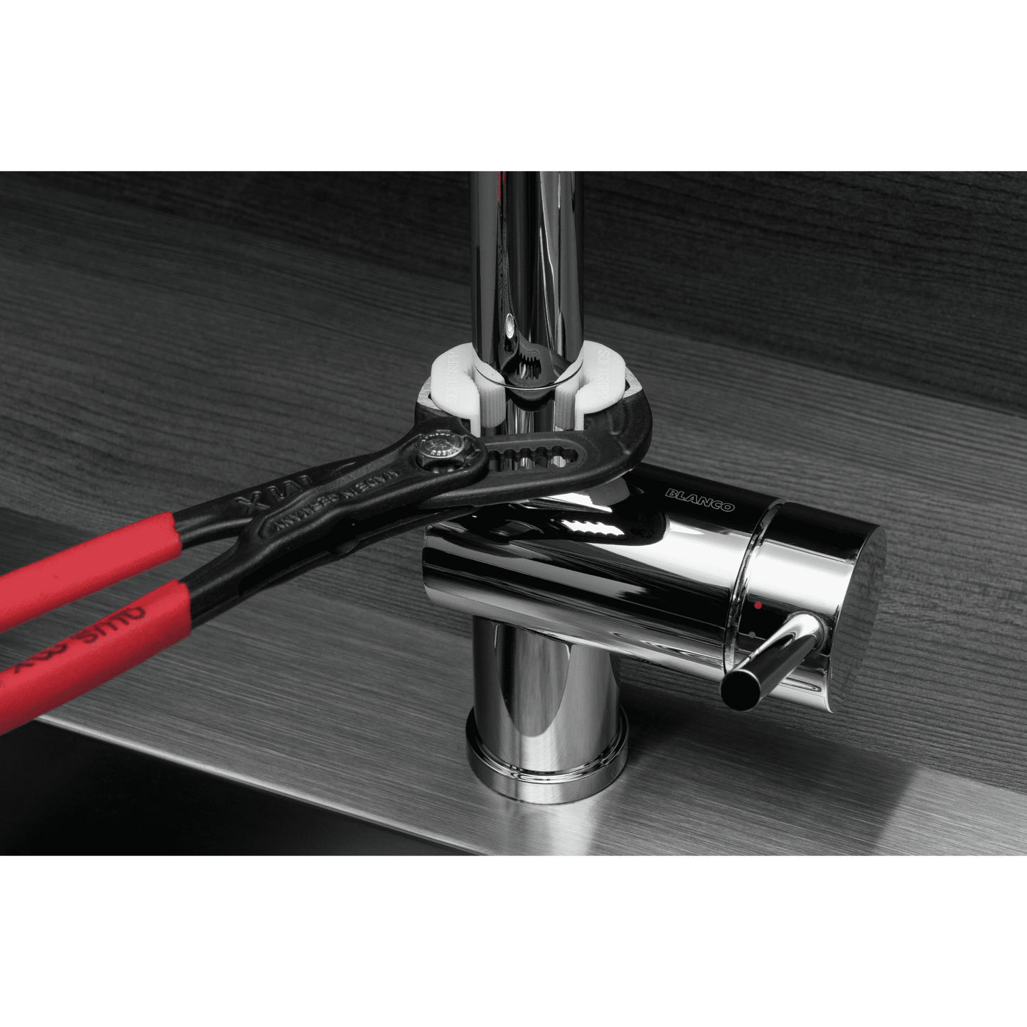 NWS Wasserpumpenzange MX 180mm | Optimale Maulgeometrie mit selbstklemmender Verzahnung für sicheres Greifen | Griffe mit Kunststoff überzogen | geschmiedet, ölgehärtet