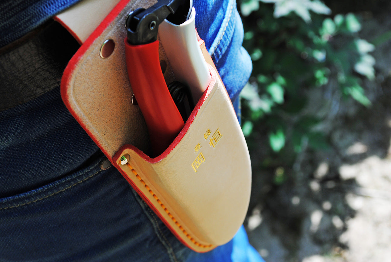 OKATSUNE Lederholster 133 groß | Gürtelholster aus strapazierfähigem Leder | passend für Okatsune Baumschere/Gartenschere 103 & 104 | 235 mm, 65 g | hellbraun