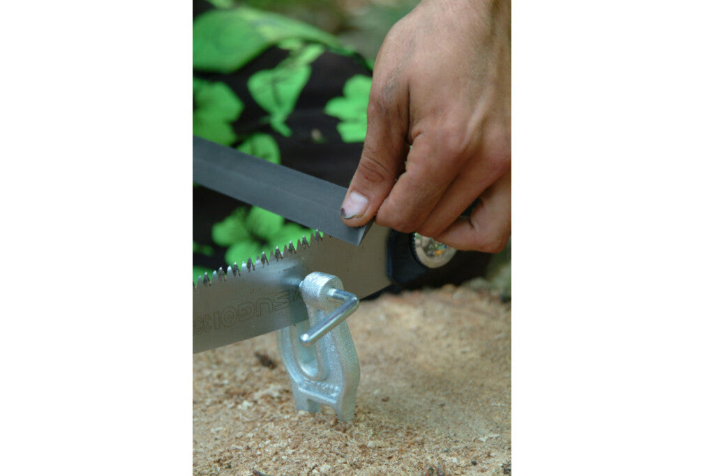 Okatsune Wetzstein – Japanischer Schleifstein zum Nachschärfen aller Okatsune Gartenscheren & Heckenscheren – inkl. Schleifanleitung – 150 × 25 × 9 mm, 60 g