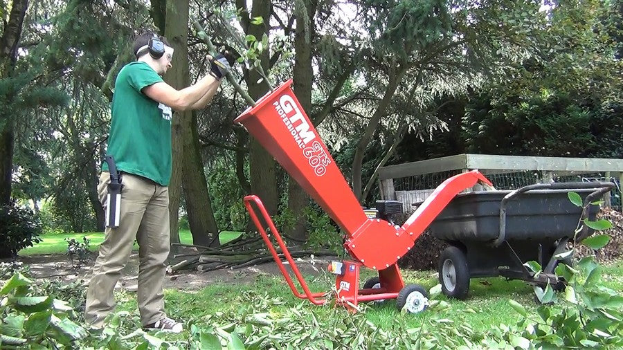 Häcksler 600 mit Loncin G200F Motor 6 PS / 4,4 kW | max. 5 cm Astdurchmesser | Rotorschreddersystem mit 2 PRO-Messern + Gegenmesser | kompakt, klappbar, Profiqualität für Garten & Landschaft
