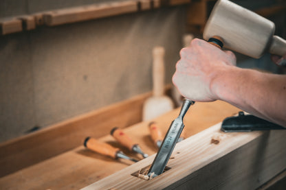 STUBAI Stemmeisensatz Stechbeitel Set mit Holzgriff aus Rotbuche, 4-teilig (12,16,20,24 mm), Stemmeisen zur präzisen Bearbeitung von Holz hochwertiges Werkzeug für Schreiner Tischler Heimwerker