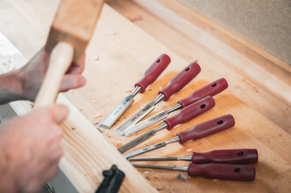 STUBAI 3540 Stemmeisensatz Stechbeitel Set mit rotem Plastikgriff & extra langer Klinge, 4-teilig (12,16,20,24 mm), Stemmeisen zur präzisen Bearbeitung von Holz hochwertiges Werkzeug für Schreiner Tischler Heimwerker