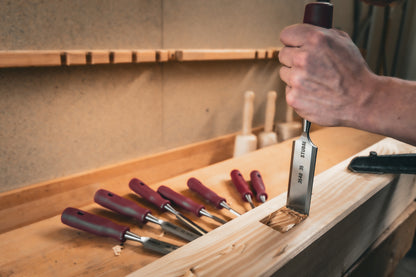 STUBAI Stechbeitel mit rotem Plastikgriff & extra langer Klinge, Ø 40 mm, Stemmeisen zur präzisen Bearbeitung von Holz hochwertiges Werkzeug für Schreiner Tischler Heimwerker