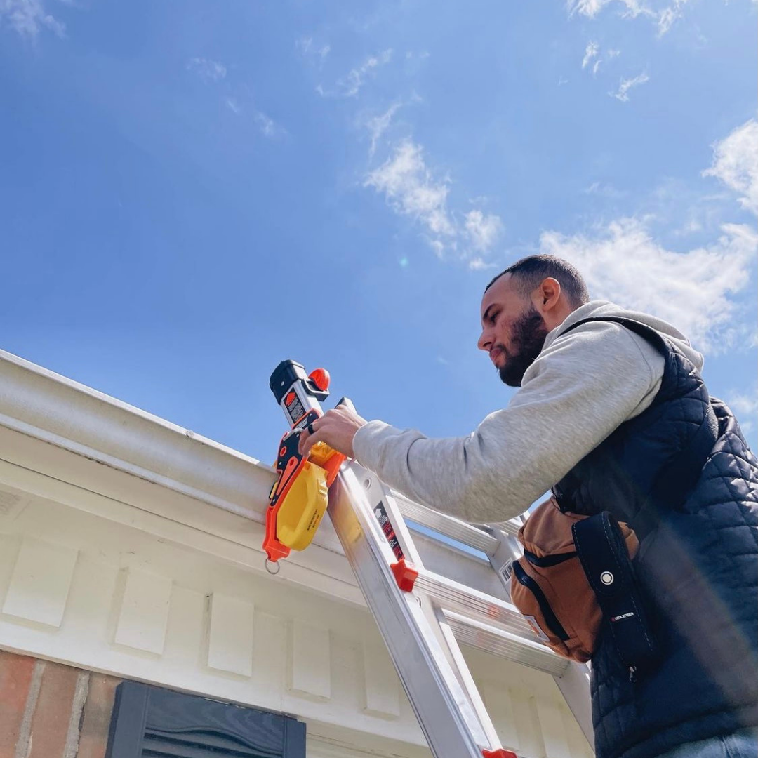 Lock Jaw Ladder Grip Leitersicherungsclip für Dachrinnen, sichere Leiterbefestigung in 5 Sekunden, BG Bau gelistet für Handwerker und Dachdecker