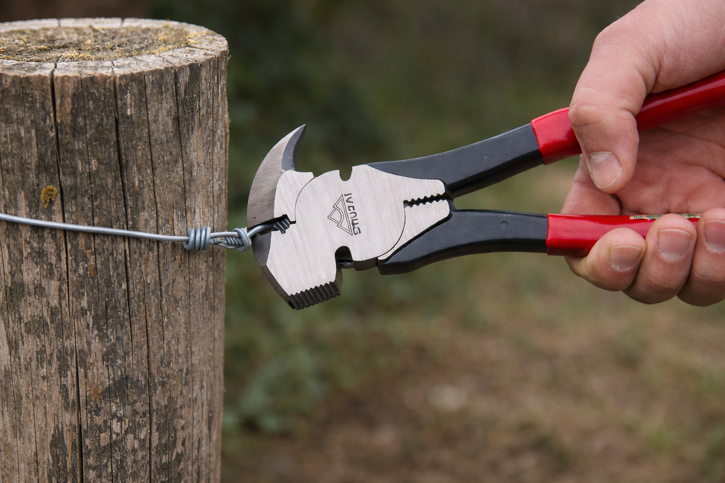 STUBAI-FARMERZANGE 265 mm, 700 g, aus Stahl mit Drahtabschneider, poliertem Kopf und kunststoffbeschichteten Griffen für professionellen Zaunbau und vielseitige Drahtarbeiten