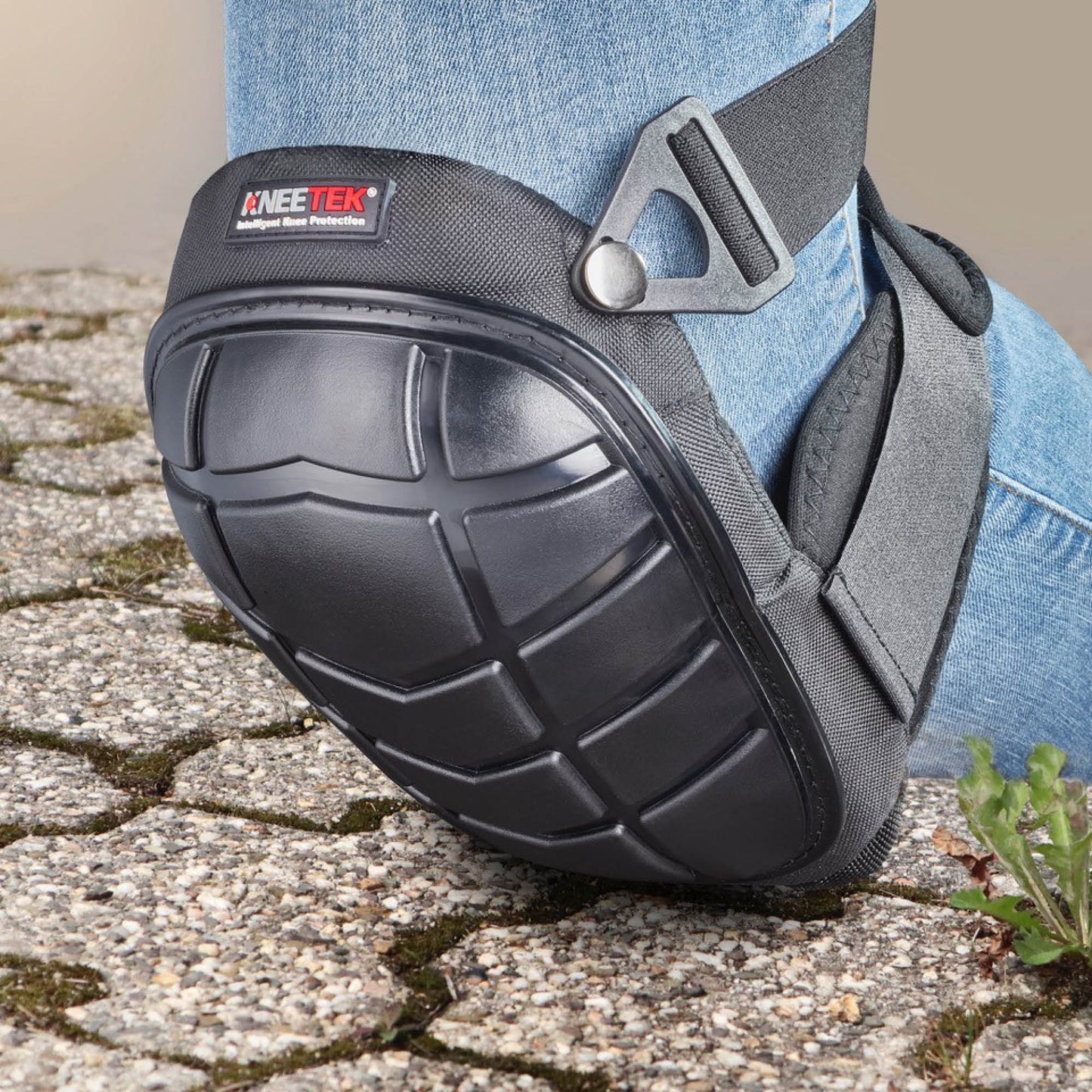 KNEETEK Knieschoner BASIC Black für robusten Einsatz  | Knieschützer für optimale Entlastung beim Arbeiten auf Knien | Kniepolster geeignet für Fliesenleger, Hobby-Handwerker, DIY-Bereich