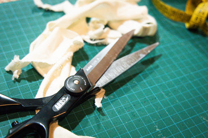 Cut360 Profi-Stoffschere mit Ziffernblattmutter, Schneiderschere, Scharfe Stoffschere, Textilschere
