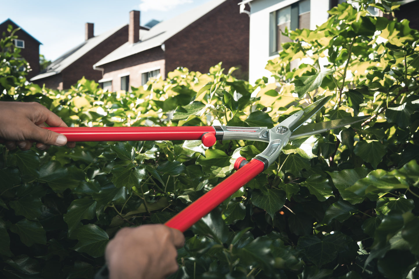ARS-Heckenschere KR-1000 rot, 65 cm geb. Griffe, 780 g, Blattlänge 18 cm | Buxus | Hecken | Weinlaubschere | zum schneiden von Sträucher und Hecken