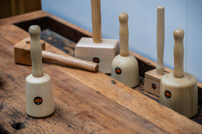 Cut360 Bildhauerklüpfel | Glockenform | 110 mm | Länge: 260 mm | Gewicht: 745 g | Weißbuche gedrechselt | Holzhammer für Schnitzarbeiten | Schnitzhammer & Klopfwerkzeug vereint zum Künstlerwerkzeug