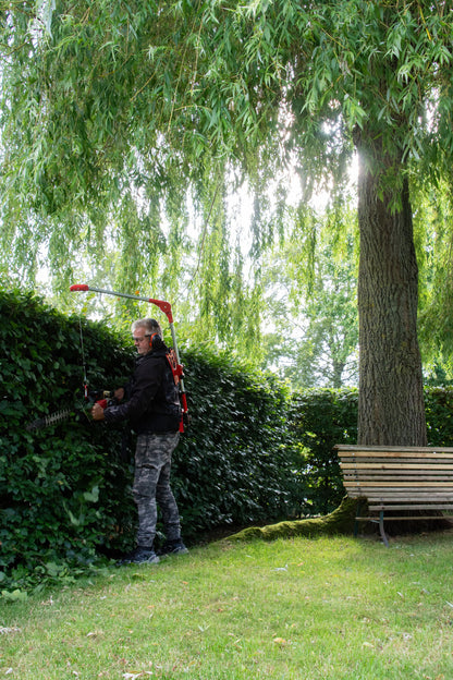 Ergonomischer GTM Tragegurt für Gartengeräte 4,5-8kg. Reduziert Rückenbelastung beim Arbeiten. Professionelle Tragehilfe für Gärtner und Landschaftsbauer, Handwerker, Heimwerker