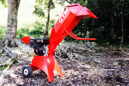 Häcksler 600 mit Loncin G200F Motor 6 PS / 4,4 kW | max. 5 cm Astdurchmesser | Rotorschreddersystem mit 2 PRO-Messern + Gegenmesser | kompakt, klappbar, Profiqualität für Garten & Landschaft