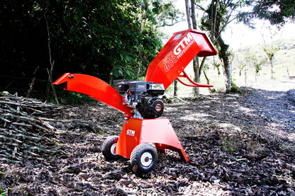 Häcksler 600 mit Loncin G200F Motor 6 PS / 4,4 kW | max. 5 cm Astdurchmesser | Rotorschreddersystem mit 2 PRO-Messern + Gegenmesser | kompakt, klappbar, Profiqualität für Garten & Landschaft