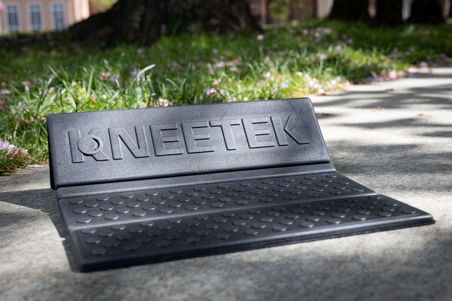 KNEETEK faltbares, leichtes Sitzkissen, schwarzes faltbares Sitzpolster für Konzerte, Stadionbesuche