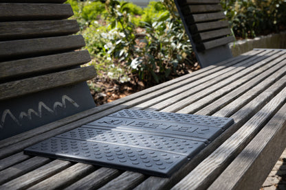 KNEETEK faltbares, leichtes Sitzkissen, schwarzes faltbares Sitzpolster für Konzerte, Stadionbesuche