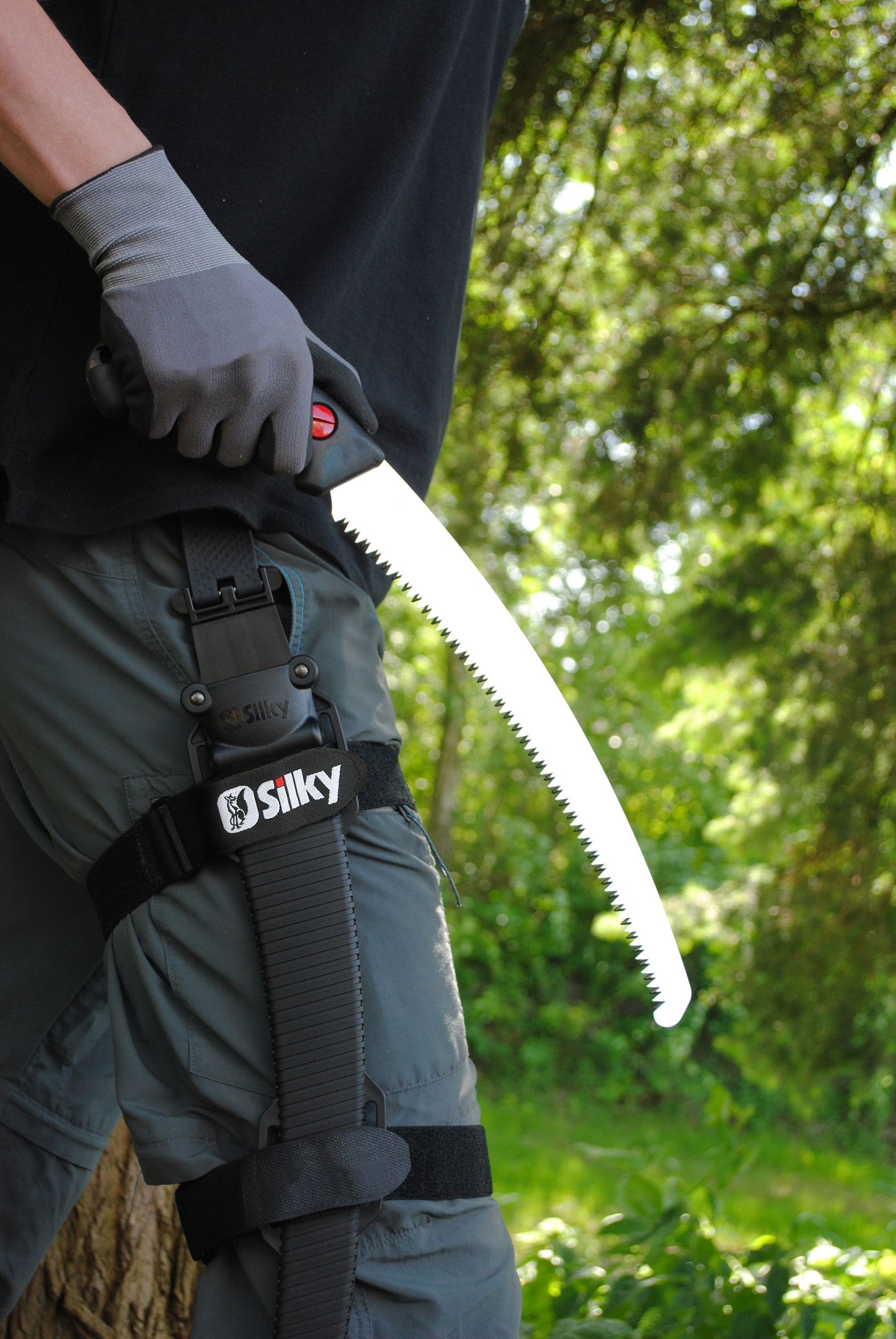 Silky Handsäge Zübat Professional 300mm, 7,5 Zähne/30mm, gebogen – Präzise und effiziente Säge für anspruchsvolle Schnittarbeiten im professionellen Einsatz mit gebogener Klinge für bessere Handhabung