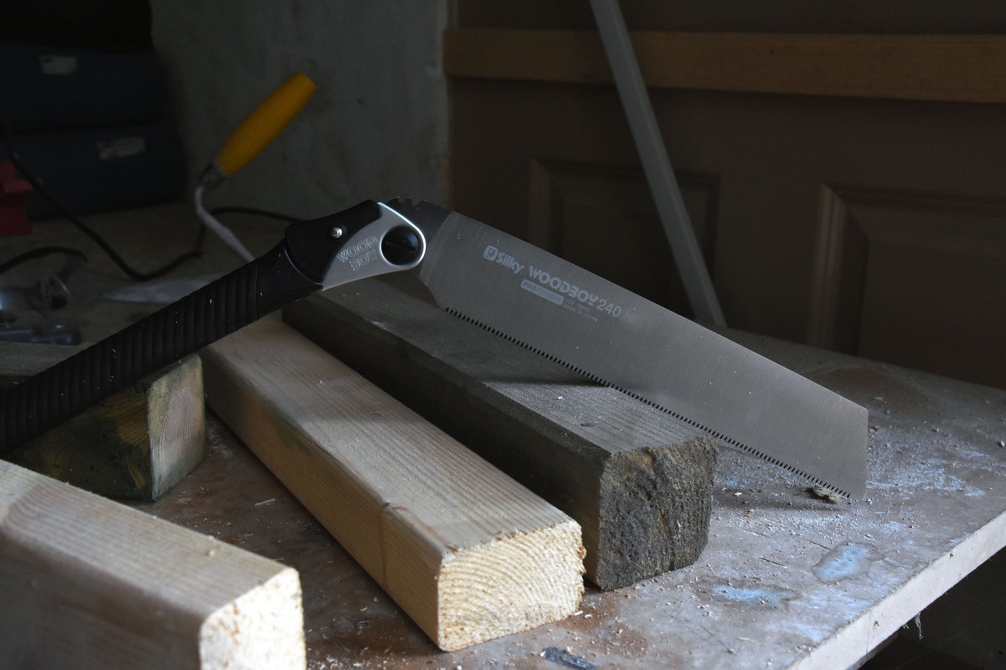 Silky Woodboy 240 mm Feinschnittsäge – japanische Zugsäge ohne Rückenführung, Mirai-Me 26 Zähne/30 mm, für Quer- & Gehrungsschnitte in Hart- und Weichholz | klappbar, Alu-Griff, für Profis & DIY Holz.