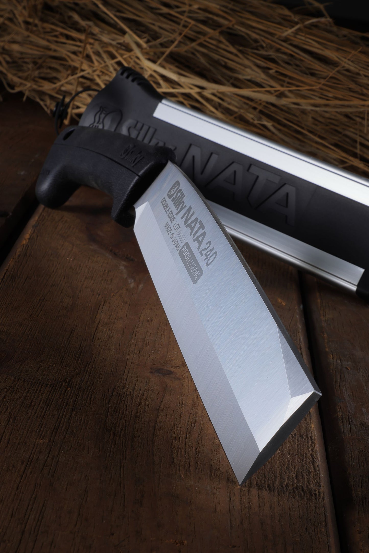 Silky Haumesser NATA 210 mm - doppelseitig mit Genki Griff | Eigenschaften eines Beils und eines Messers vereint