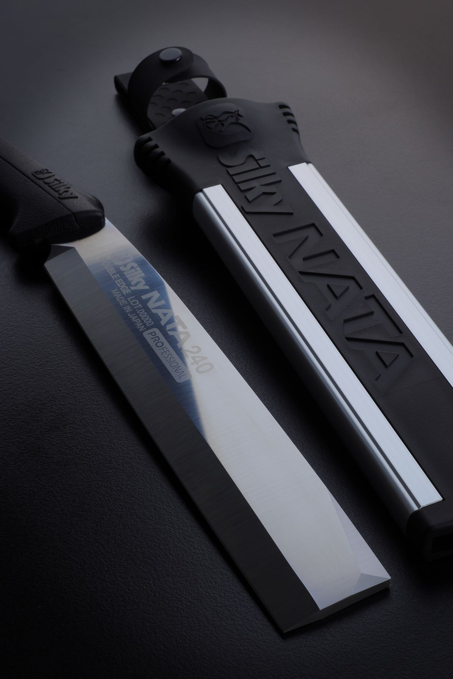 Silky Haumesser NATA 210 mm - doppelseitig mit Genki Griff | Eigenschaften eines Beils und eines Messers vereint