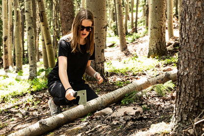 Ono Axt – Japanische Camping-Axt mit ergonomischem Antirutschgriff & 18 cm Blatt aus Spezialstahl | Ideal für Äste & Outdoor | Inkl. Hülle mit Gürtelschlaufe & Aufhängeöse | Austauschbares Blatt