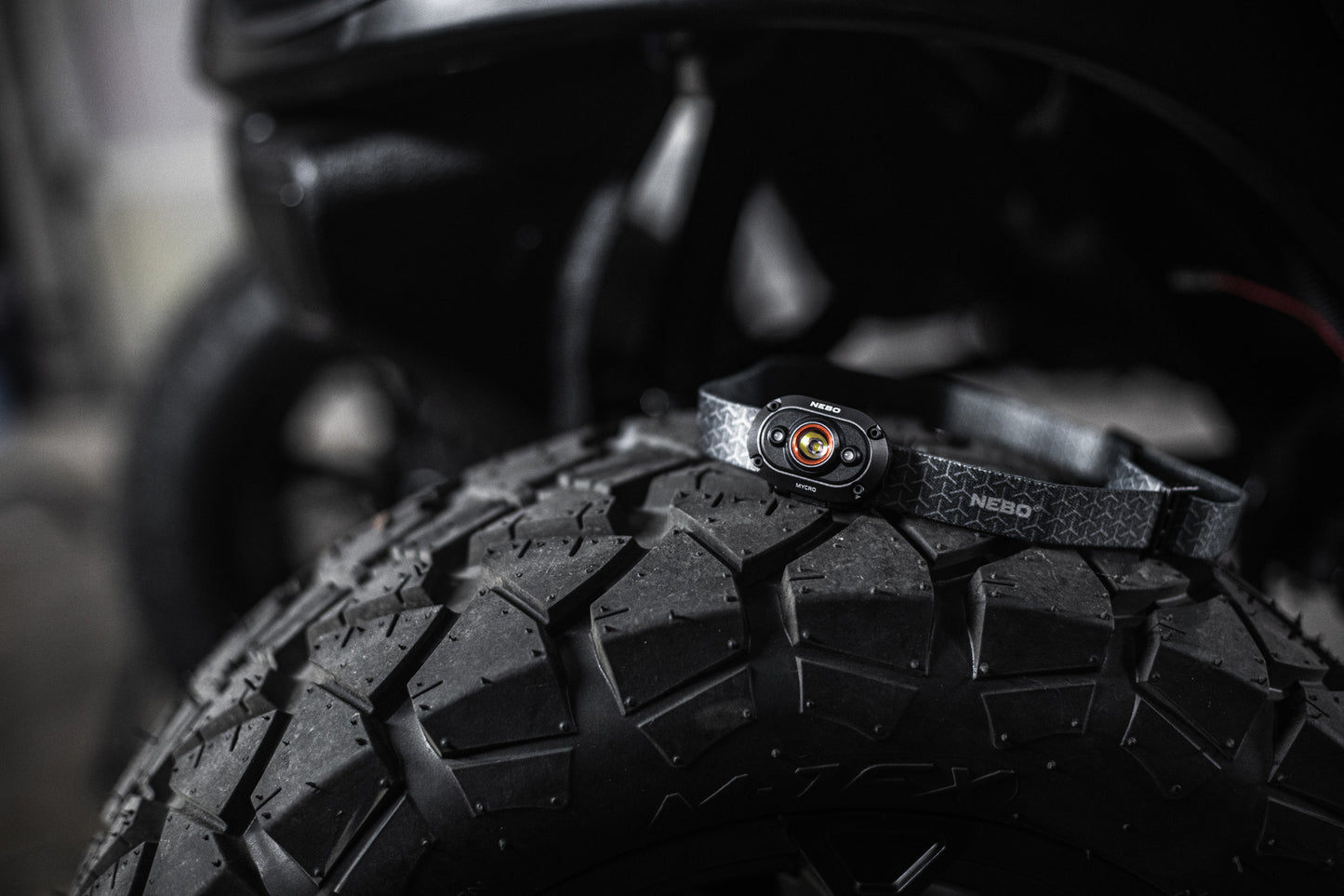 Nebo MYCRO HEADLAMP Wiederaufladbare Stirnlampe und Mützenlicht mit 400 Lumen Turbo-Modus