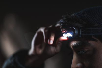 Nebo EINSTEIN 750 Leistungsstarke 750-Lumen-Stirnlampe