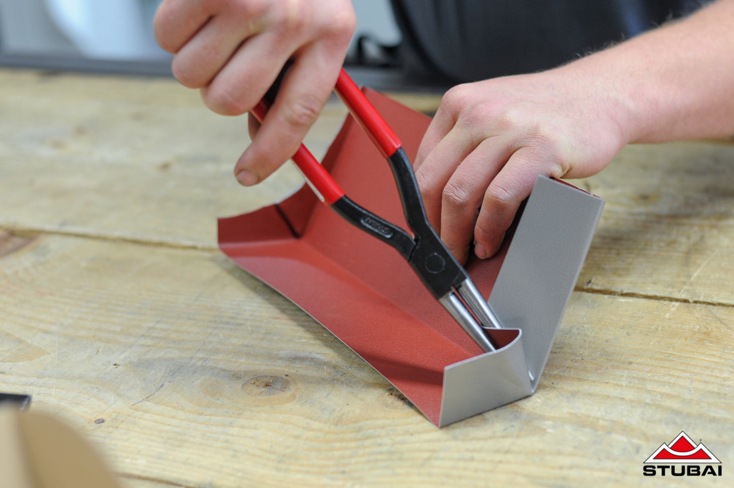 Spengler Rundzange 260 mm mit langen Spitzen | Induktiv gehärtet & durchgesteckt | Zahnung & 65 mm Einstecktiefe | Profi-Zange für Blechbearbeitung & Handwerk