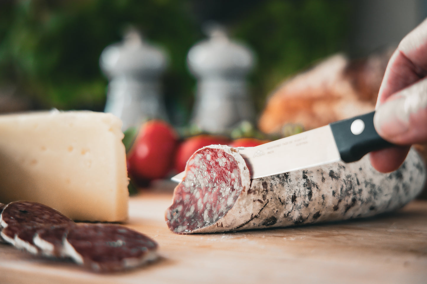 STUBAI hochwertiges Gemüsemesser mit Mittelspitz | 90 mm | Küchenmesser Tirol aus Edelstahl für müheloses Schneiden von Gemüse, Obst & Lebensmitteln, rostfrei, spülmaschinenfest