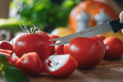 STUBAI hochwertiges Tomatenmesser mit 2 Spitzen | 100 mm | Küchenmesser Tirol aus Edelstahl für Schneiden von Tomaten, weichen Früchten und Gemüsesorten, rostfrei, spülmaschinenfest