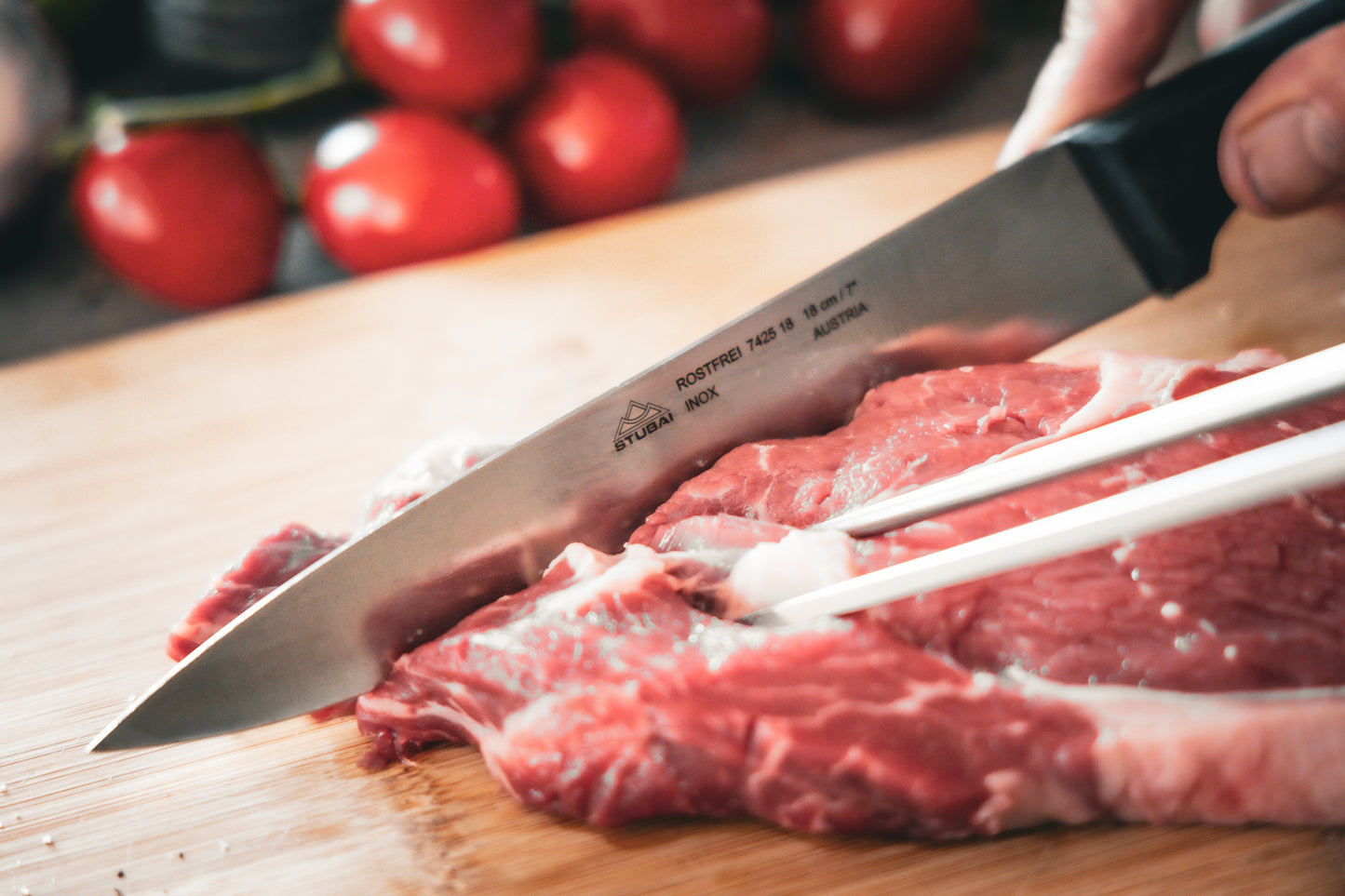 STUBAI hochwertiges Küchenmesser mit Mittelspitz | 180 mm | Kochmesser Tirol aus Edelstahl für Schneiden von Fleisch, Gemüse, Obst & Lebensmitteln, rostfrei, spülmaschinenfest