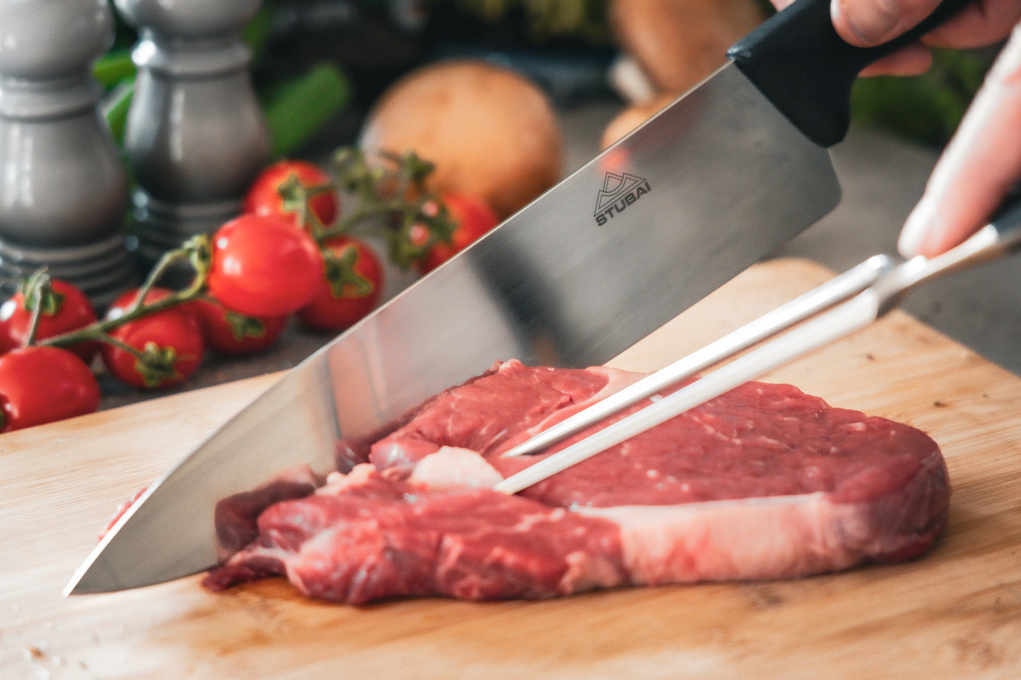 STUBAI hochwertiges Profi-Kochmesser gestanzt | 260 mm | Küchenmesser aus Edelstahl für Schneiden von Fleisch, Geflügel, Gemüse, Obst & Lebensmitteln, spülmaschinenfest, schwarzer Griff