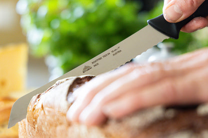 STUBAI hochwertiges Brotmesser | 180 mm | Brotsäge mit Wellenschliff Lady Line aus Edelstahl für müheloses Schneiden von Brot, Kuchen & Backwaren, rostfrei, spülmaschinenfest