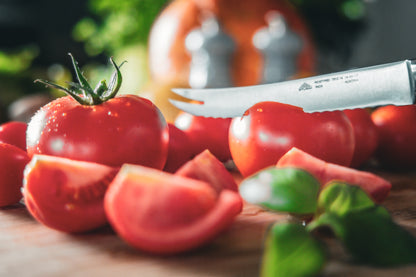 STUBAI Tomatenmesser geschmiedet mit Wellenschliff, 2 Spitzen | 140 mm | Küchenmesser aus Edelstahl für Schneiden von Tomaten, Kiwis, weichen Früchten und Gemüsesorten, spülmaschinenfest