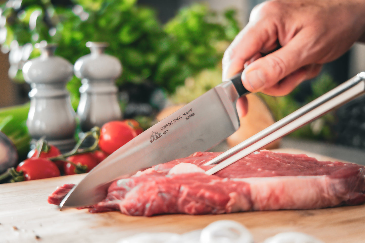 STUBAI hochwertiges breites Kochmesser geschmiedet | 230 mm | Küchenmesser aus Edelstahl für Schneiden von Fleisch, Geflügel, Gemüse, Obst & Lebensmitteln, spülmaschinenfest, schwarzer Griff