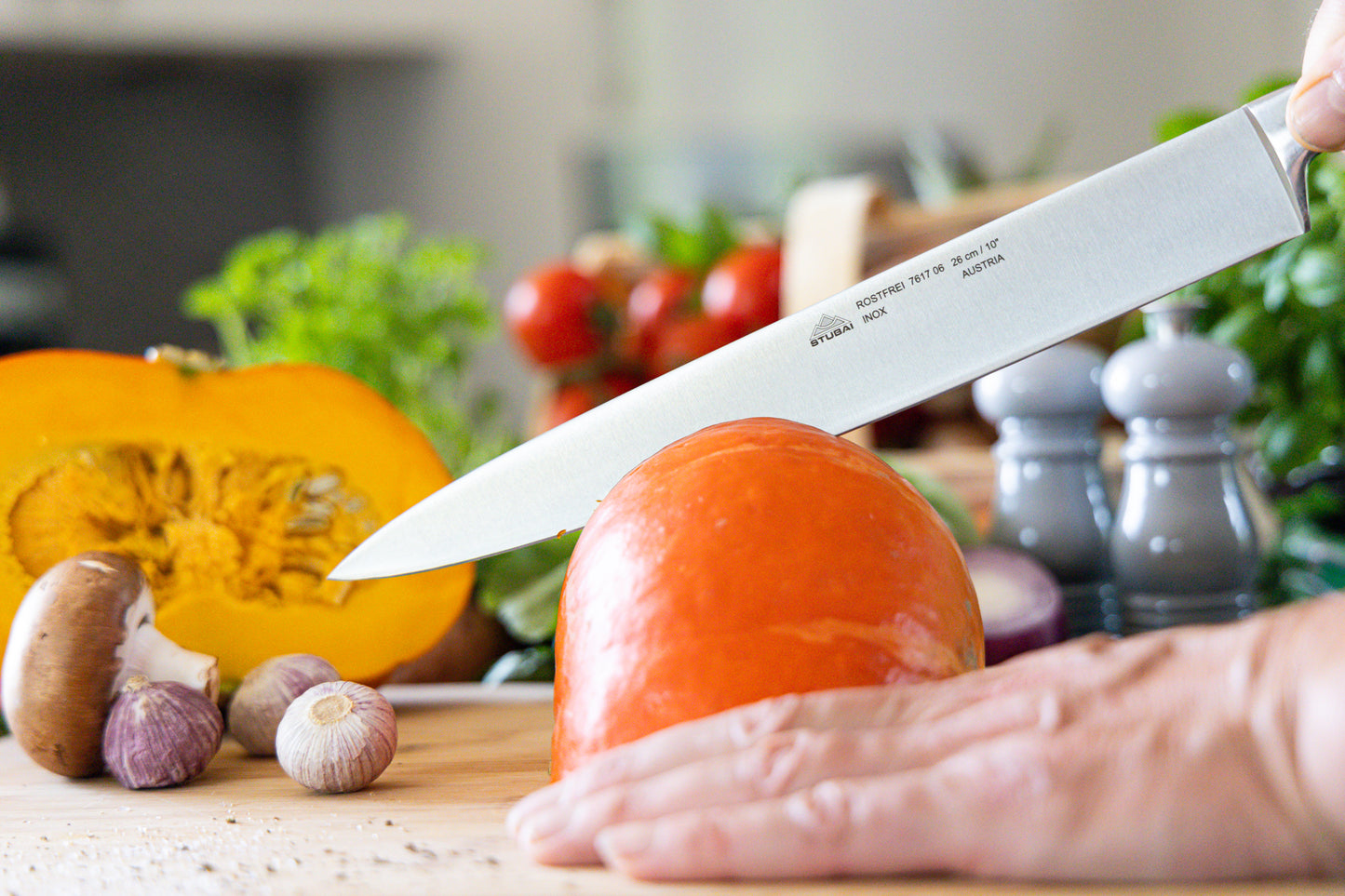 STUBAI schmales Kochmesser geschmiedet 160 mm | Küchenmesser aus Edelstahl für Schneiden von Fleisch, Geflügel, Gemüse, Obst & Lebensmitteln, spülmaschinenfest, schwarzer Griff