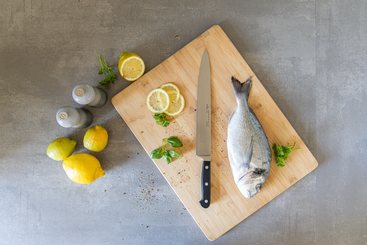 STUBAI schmales Kochmesser geschmiedet 160 mm | Küchenmesser aus Edelstahl für Schneiden von Fleisch, Geflügel, Gemüse, Obst & Lebensmitteln, spülmaschinenfest, schwarzer Griff